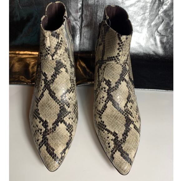 Collections by Clarks Heeled Booties Linvale Judith Taupe Womens 7.5 M Neutral - Picture 1 of 9